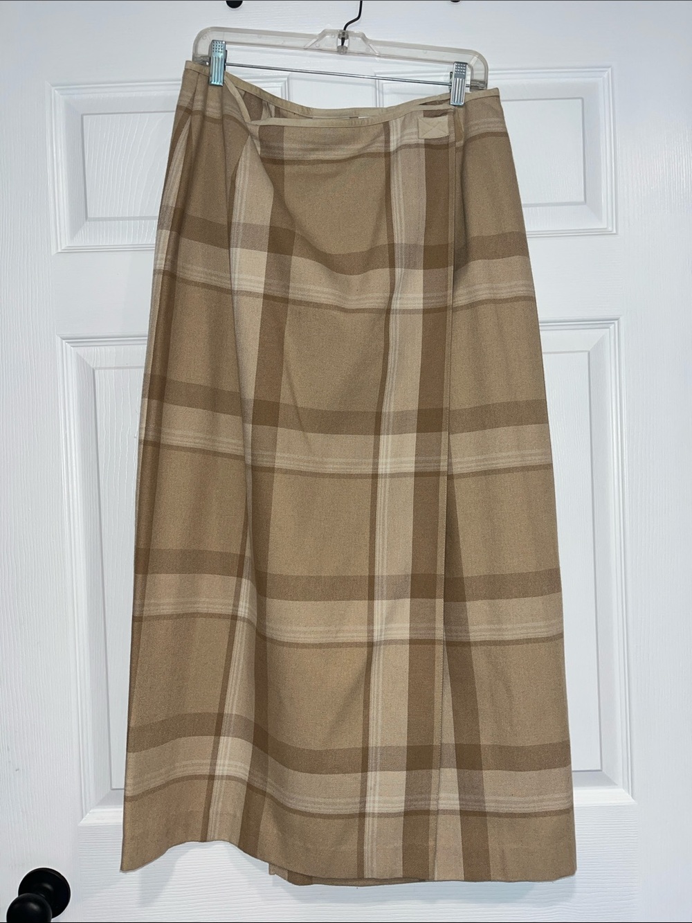 LIZ CLAIBORNE - Beige Plaid A-Line Women's Wrap Skirt - Size 16